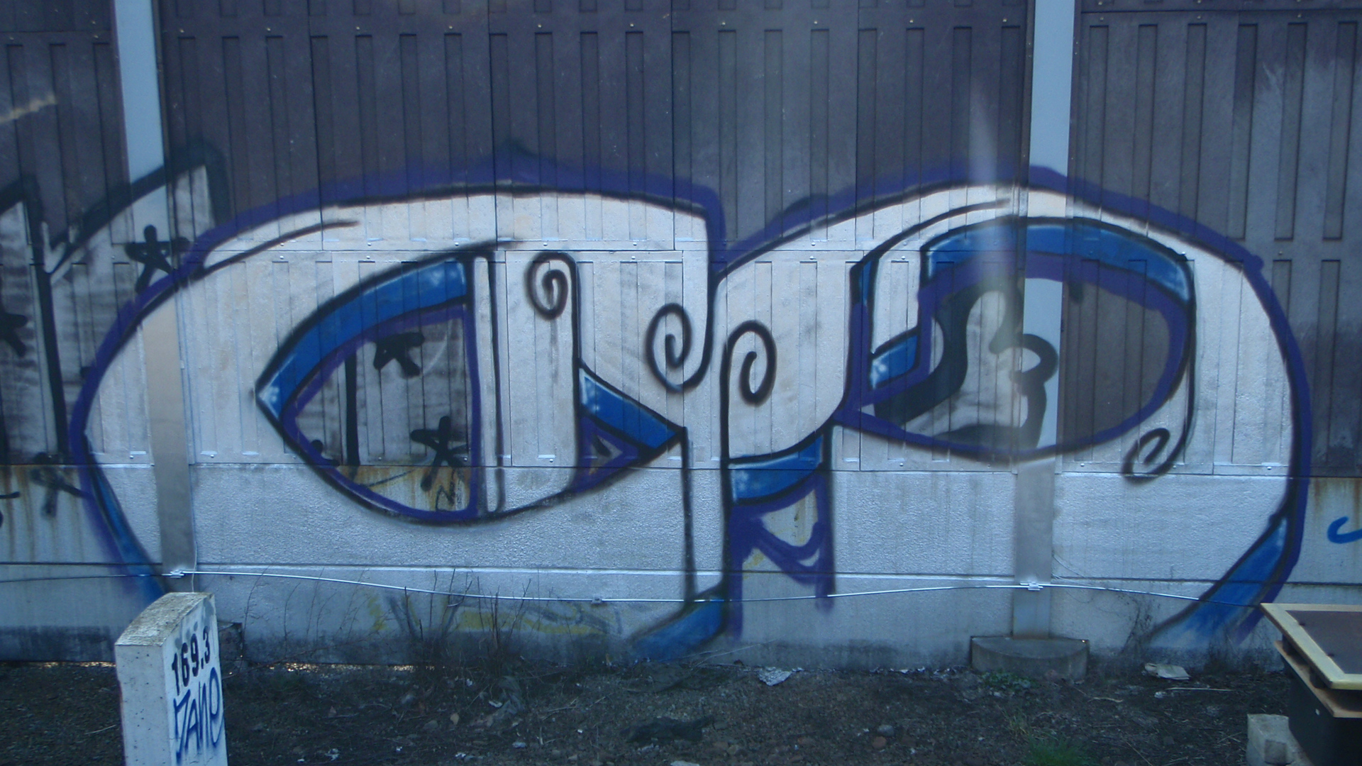 001.JPG